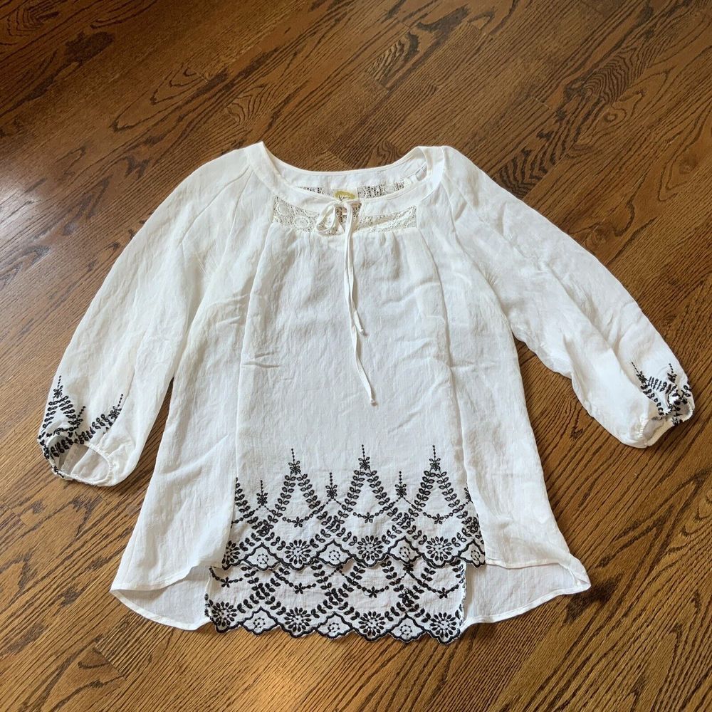 FIG‎ AND FLOWER Top Blouse Size M Sheer Eyelet Embroidery Boho Peasant EUC